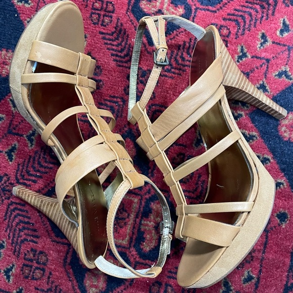 Nine West Tan Sandals with Strappy Design - Picture 2 of 3